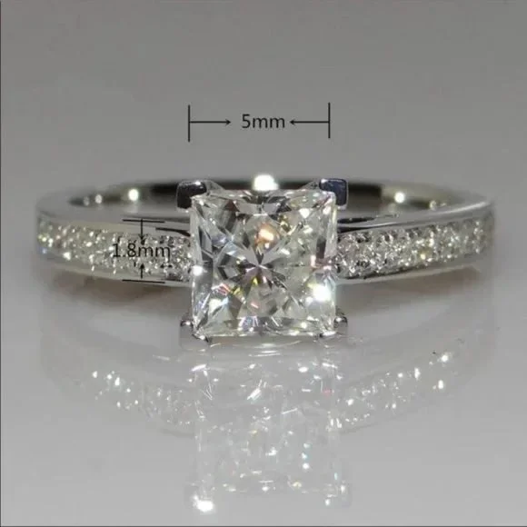 NEW 925 STERLING SILVER DIAMOND ENGAGEMENT RING, CUTE RING, SHINY RING. - Picture 5 of 5